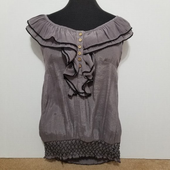 Body Central top Small peasant ruffle embroidered smocked buttons - Picture 1 of 16